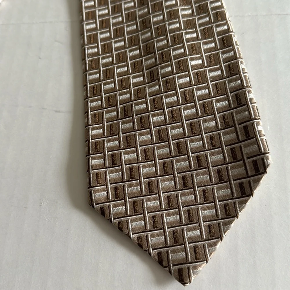 Faconnable Men’s Silk Tie - Picture 3 of 6